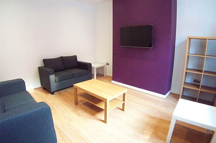 2 Bedroom Terraced House To Rent In Meadow View, Leeds, LS6