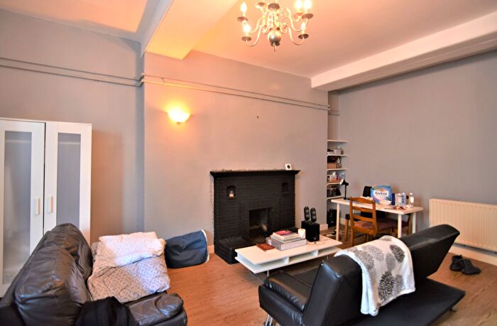 2 Bedroom Flat To Rent In Marine Parade, Brighton, BN2