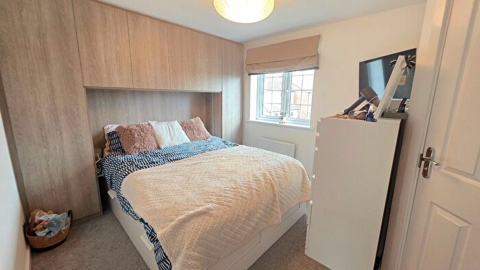 3 Bedroom End Of Terrace House For Sale In Brocklebank Way, Holdingham, NG34