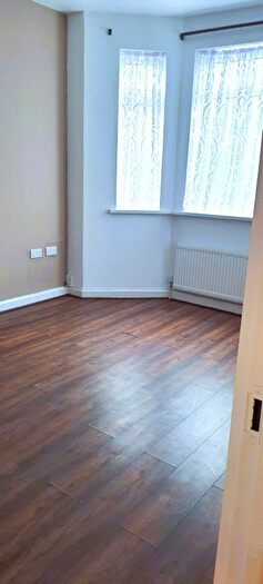 4 Bedroom Terraced House To Rent In Perth Road, Ilford, IG2