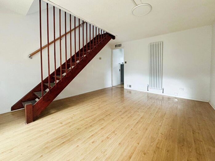 2 Bedroom End Of Terrace House To Rent In Florence Close, Grays, RM20