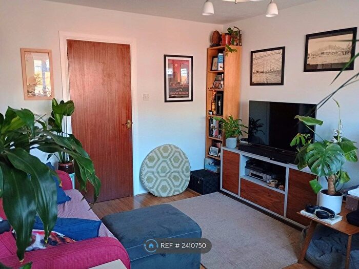 1 Bedroom Flat To Rent In Crowther Road, London, SE25