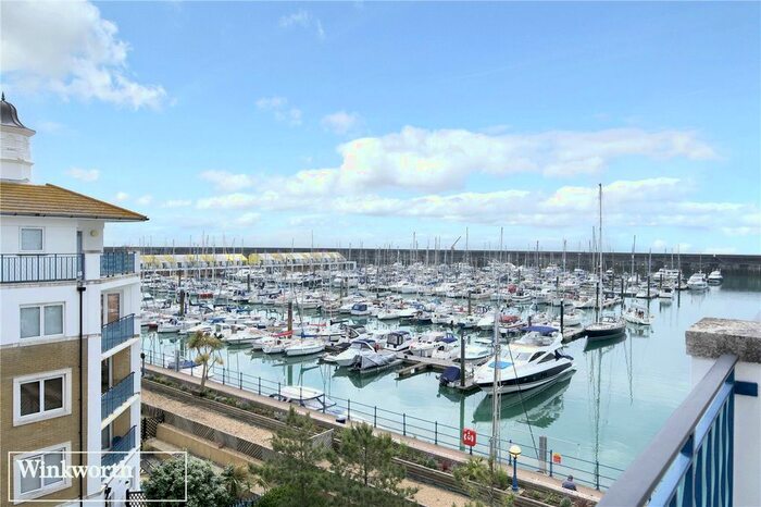 3 Bedroom Flat To Rent In Merton Court, The Strand, Brighton Marina, Brighton, BN2