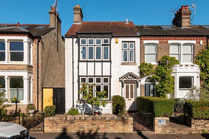 4 Bedroom Detached House For Sale In Pretoria Road, Cambridge, CB4