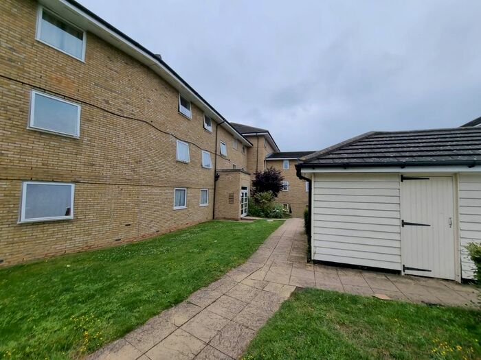 2 Bedroom Flat To Rent In Kingfisher Heights, Hogg Lane, Grays RM17