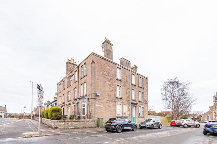 2 Bedroom Flat For Sale In Haldane Street, Dundee, DD3