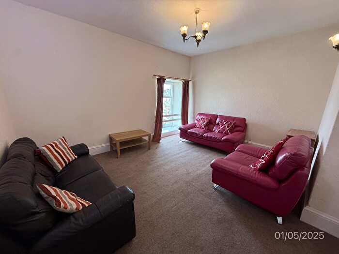 3 Bedroom Flat To Rent In Bon Accord Street, Top Floor Right, Aberdeen, Aberdeenshire, AB11
