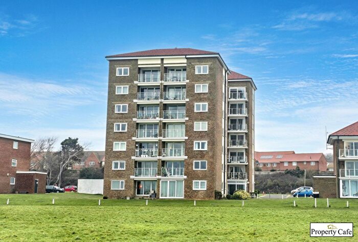 2 Bedroom Flat For Sale In Sutton Place, Bexhill-On-Sea, TN40