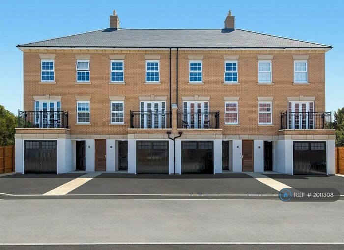 4 Bedroom Terraced House To Rent In Salmons Yard, Newport Pagnell, MK16