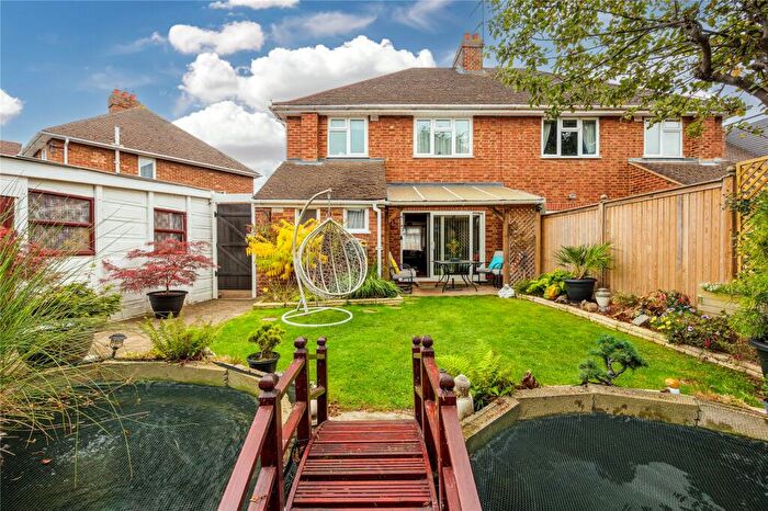 3 Bedroom Semi-Detached House For Sale In Wingfield Close, Bedford, Bedfordshire, MK40