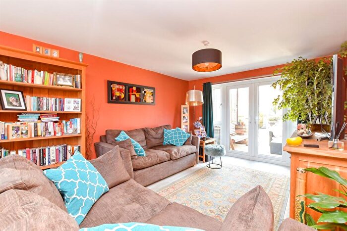 4 Bedroom Detached House For Sale In Vespasian Close, Westhampnett, Chichester, West Sussex, PO18