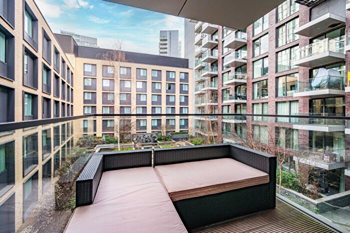 2 Bedroom Flat For Sale In Cashmere House, Leman Street, Aldgate, London, E1