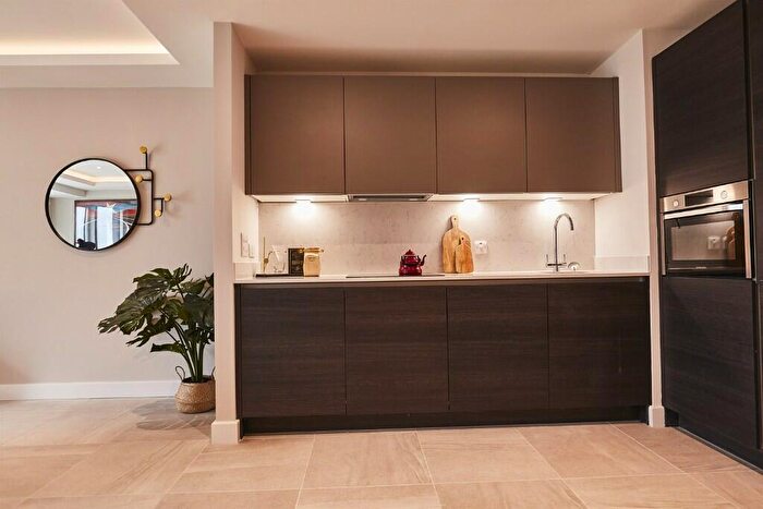 2 Bedroom Apartment To Rent In Angel Gardens, Rochdale Road, Manchester, M4