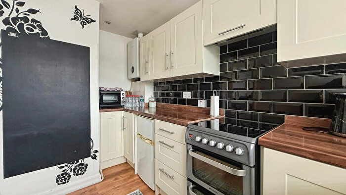 1 Bedroom Flat For Sale In Flat, Oak Court, Pinkhams Twist, Bristol, BS14