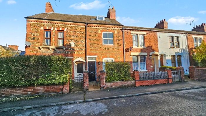 3 Bedroom Terraced House For Sale In Byron Street, Northampton, NN2