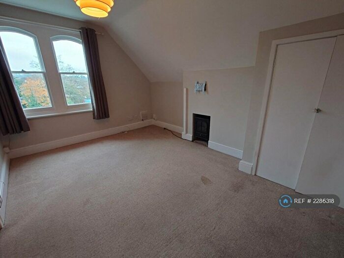 2 Bedroom Flat To Rent In Clapham Road, Bedford, MK41