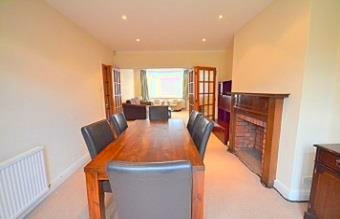 3 Bedroom Semi-Detached House To Rent In Essex Park, West Finchley, Finchley, N3