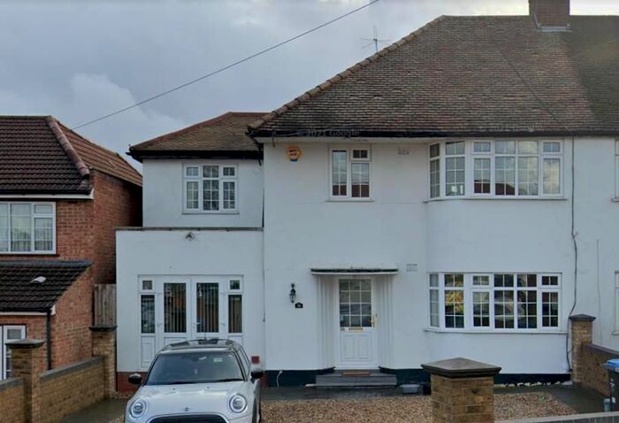 6 Bedroom Property To Rent In Uxendon Crescent, Wembley, HA9