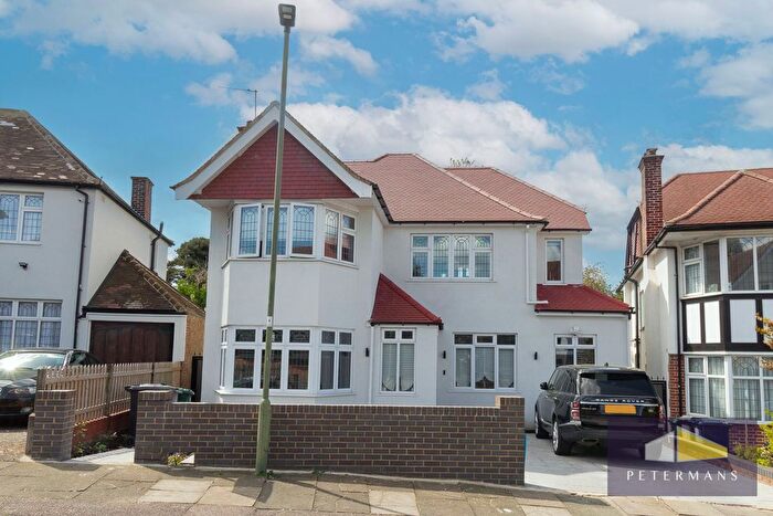 4 Bedroom Detached House For Sale In Talbot Crescent, London, NW4