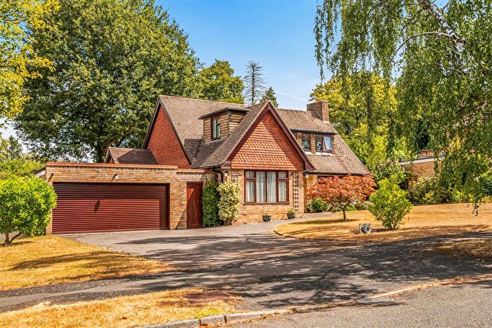 4 Bedroom Property For Sale In Shepherds Way, Liphook, GU30