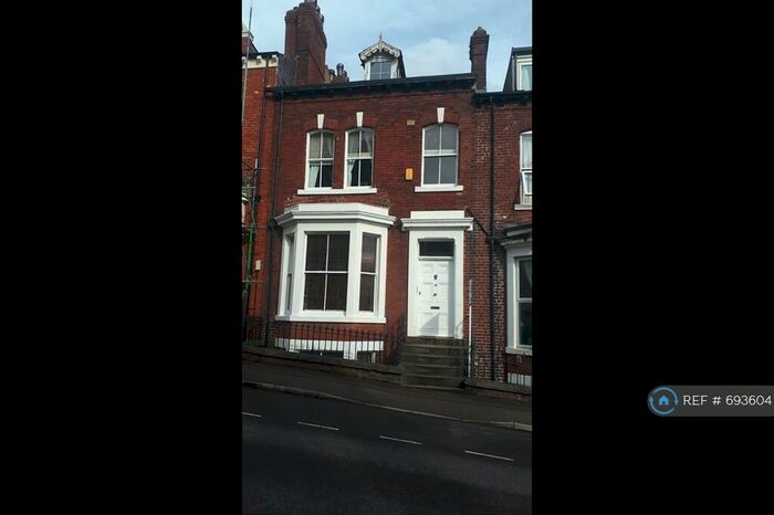 3 Bedroom Maisonette To Rent In Hanover Sq, Leeds, LS3