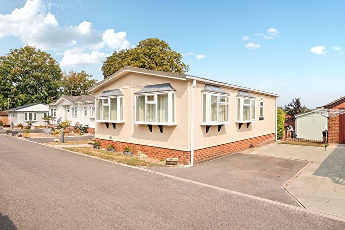 2 Bedroom Mobile/park Home For Sale In Church Park, High Street, Durrington, Wiltshire, SP4