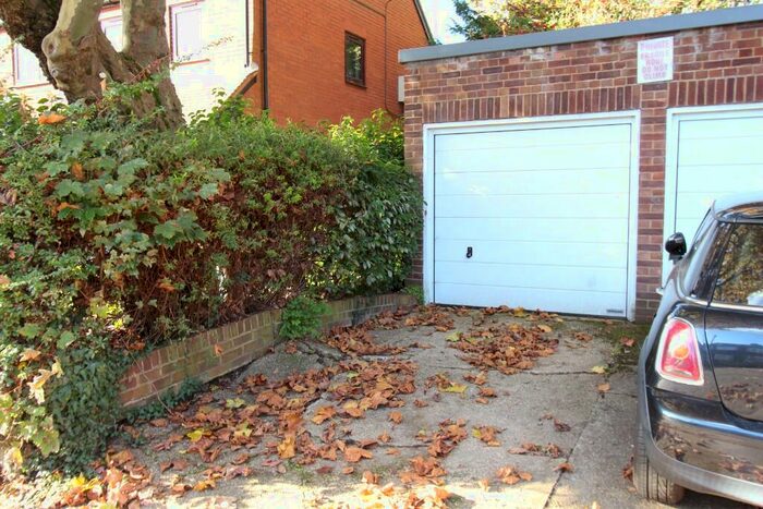 Garage / Parking To Rent In Amberley Road, London, EN1