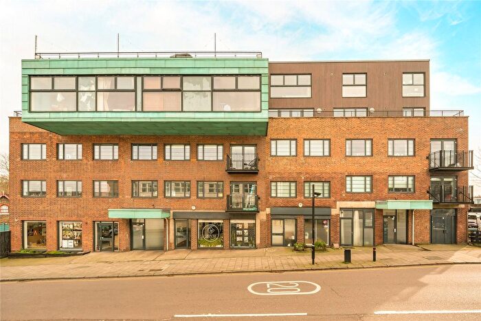 2 Bedroom Flat For Sale In Endwell Road, Brockley, SE4