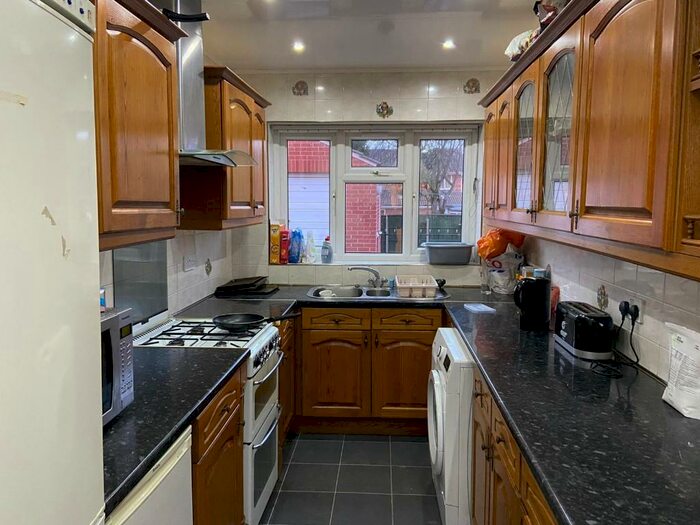 6 Bedroom Detached House To Rent In Arnesby Road, Nottingham, NG7