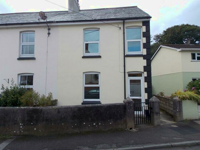 3 Bedroom End Of Terrace House To Rent In Clarence Road, Cornwall, PL25