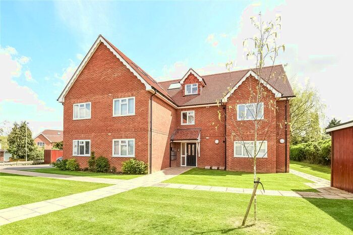 2 Bedroom Flat To Rent In Elm Road, Earley, Reading, Berkshire, RG6