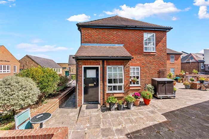 1 Bedroom Maisonette To Rent In Burton Court, Summer Road, Thames Ditton, KT7