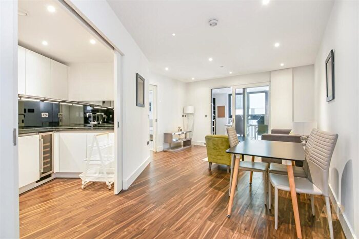 2 Bedroom Apartment To Rent In Wiverton Tower, E1