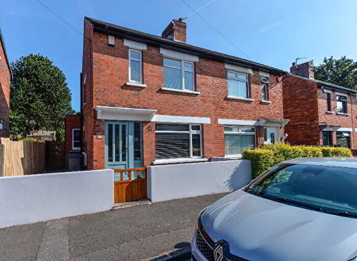 2 Bedroom Semi-Detached House For Sale In Harland Park, Belfast, BT4