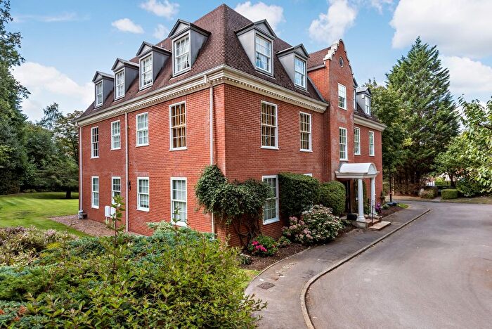 3 Bedroom Flat To Rent In Hillside Park, Sunningdale, Ascot, SL5