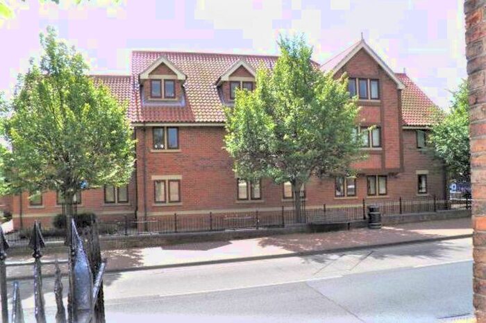 2 Bedroom Flat To Rent In Linden Court, West Lane, Mansfield, NG21