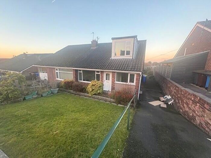 4 Bedroom Semi Detached House To Rent In Highcroft, Hyde, Greater Manchester, SK14