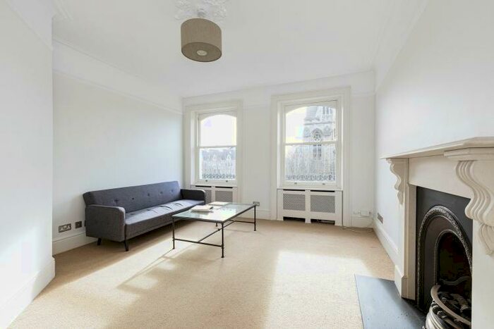 2 Bedroom Apartment To Rent In Redcliffe Square London, SW10