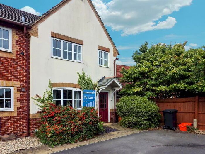 3 Bedroom Semi-Detached House For Sale In May Close, Swindon, Wiltshire, SN2