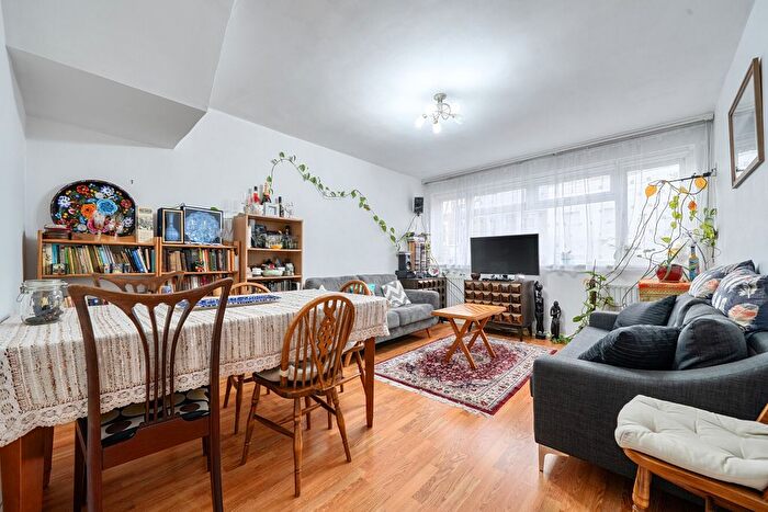 3 Bedroom Terraced House For Sale In Berriman Road, London, N7