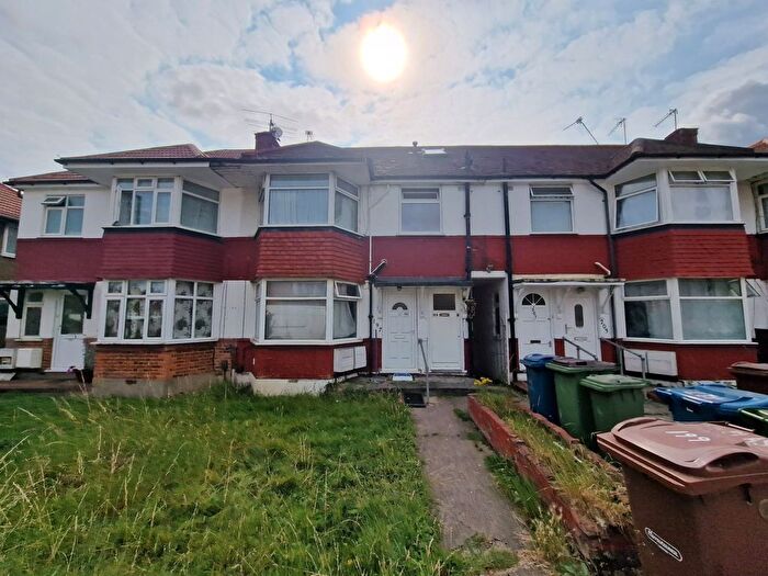 2 Bedroom Flat To Rent In Everton Drive, Stanmore, HA7