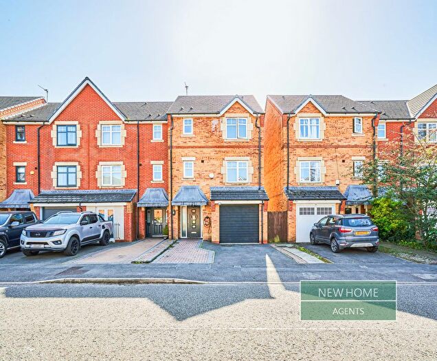 4 Bedroom End Of Terrace House For Sale In Breccia Gardens, St. Helens, WA9