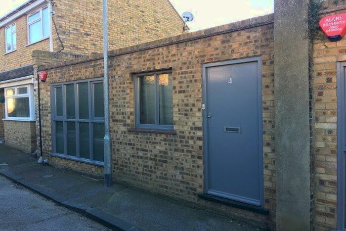 2 Bedroom Property To Rent In Booth Place, Margate, CT9