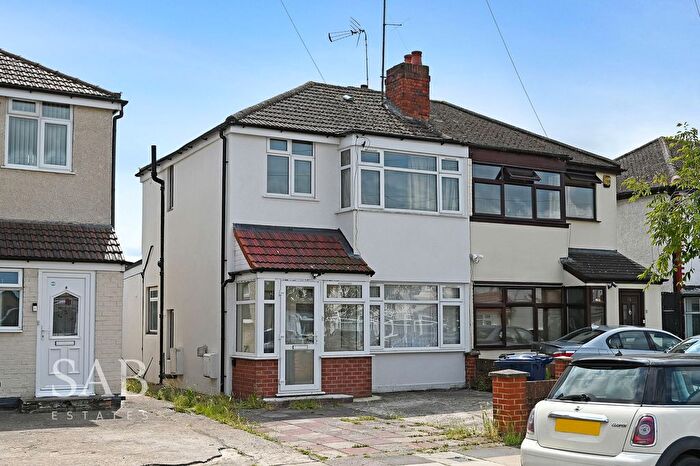 3 Bedroom Semi Detached House For Sale In Neal Avenue, Southall, UB1