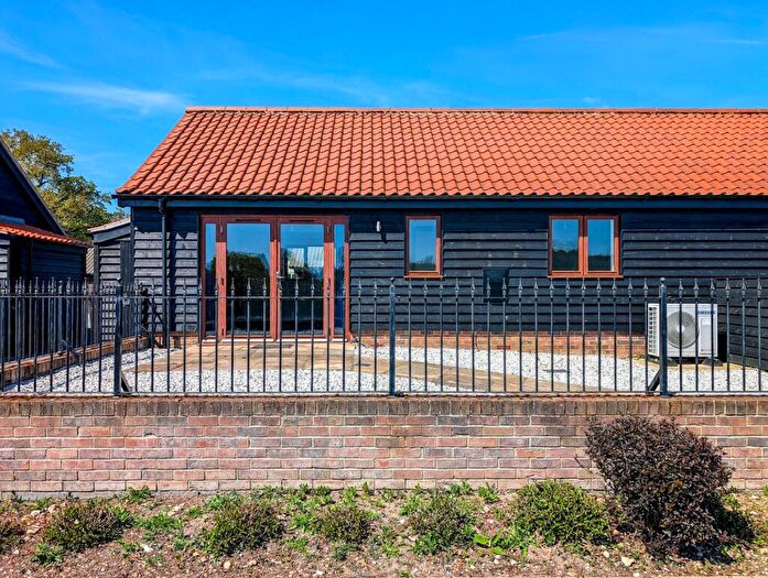 2 Bedroom Barn Conversion To Rent In Bridgham, NR16