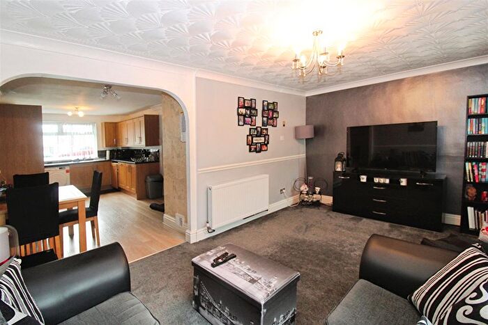 3 Bedroom Terraced House For Sale In Dalwood Close, Bransholme, Hull, HU7