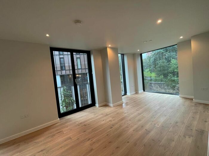 2 Bedroom Flat To Rent In Aspin Lane, Manchester, M4