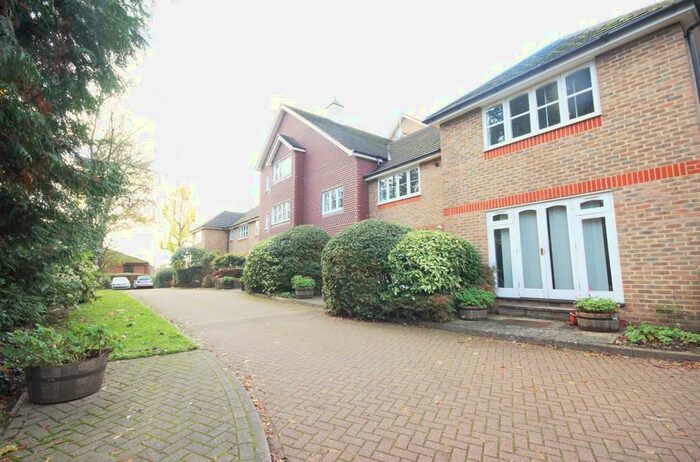 2 Bedroom Apartment To Rent In Uxbridge Road, Pinner, HA5
