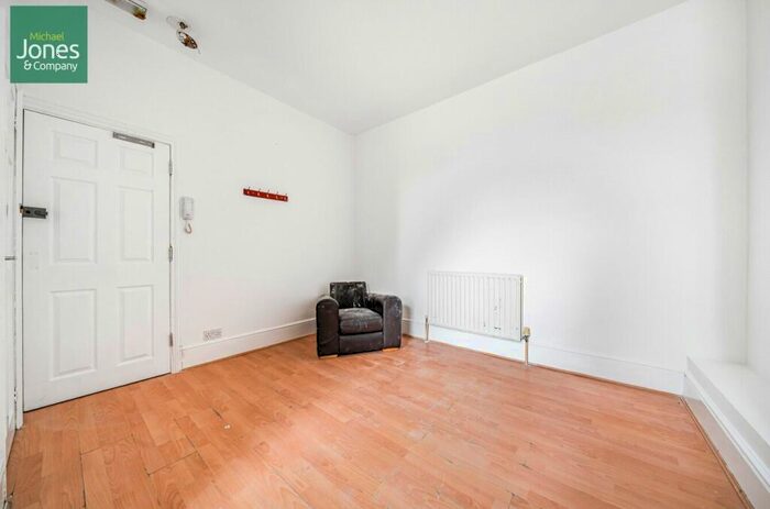 Flat To Rent In Rowlands Road, Worthing, BN11