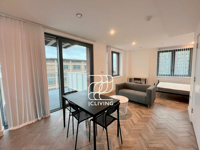 Studio To Rent In Three Waters, Bow, London, E3